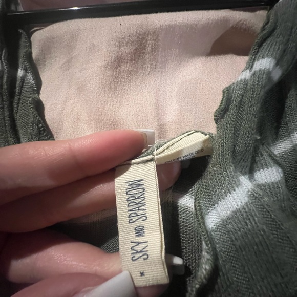 Stripped Green Crop Top - Picture 2 of 2